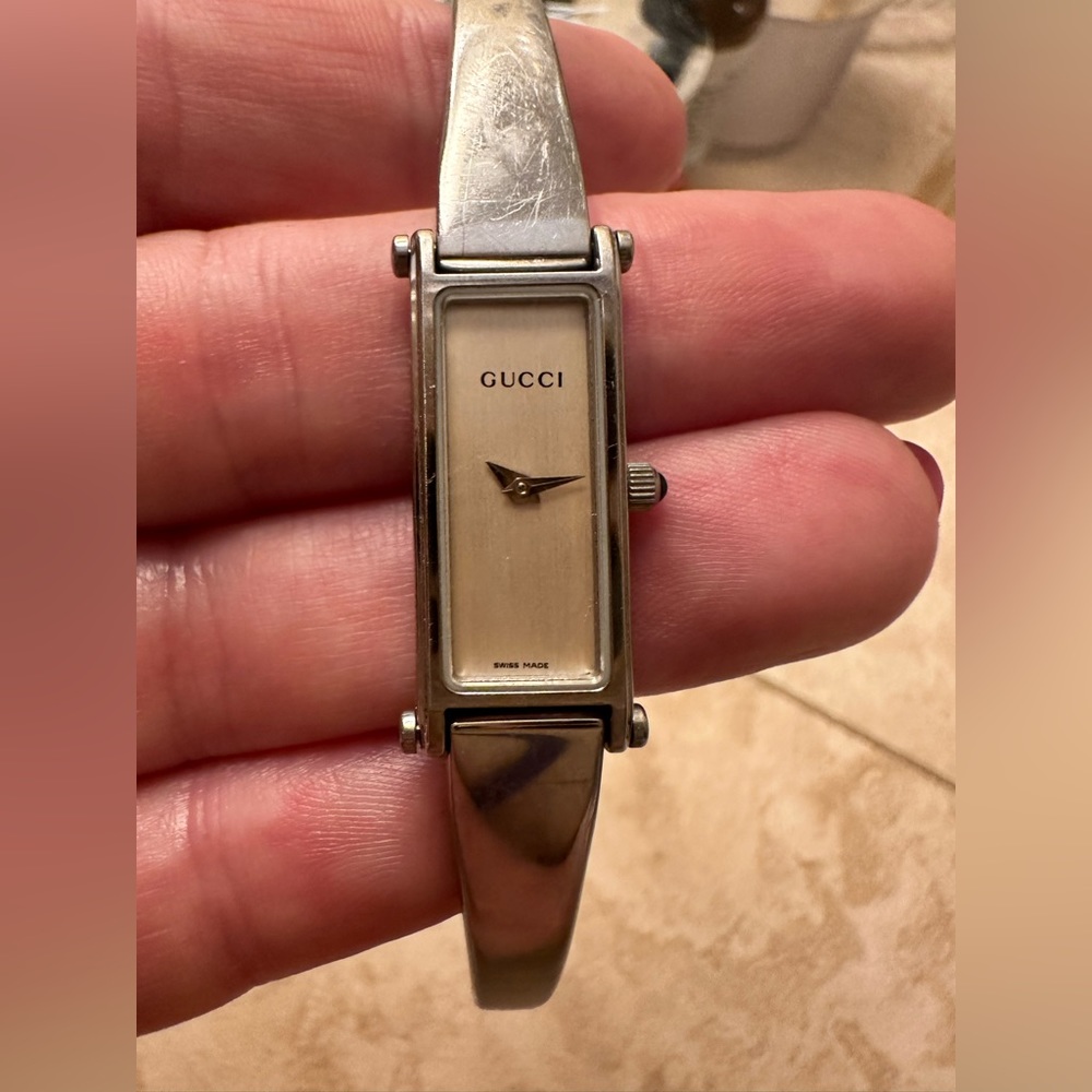 Gucci Watch View 2